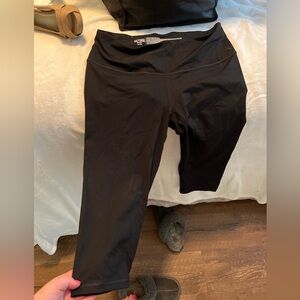 Victoria Sport Cropped Leggings